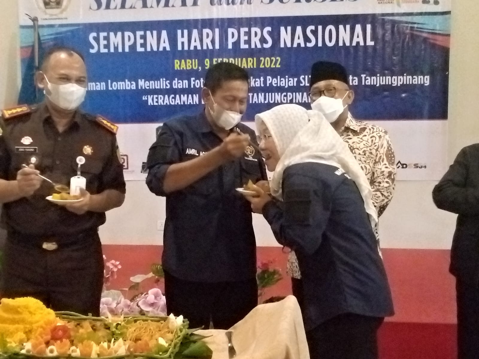 Peringatan HPN ditandai dengan pemotongan tumpeng