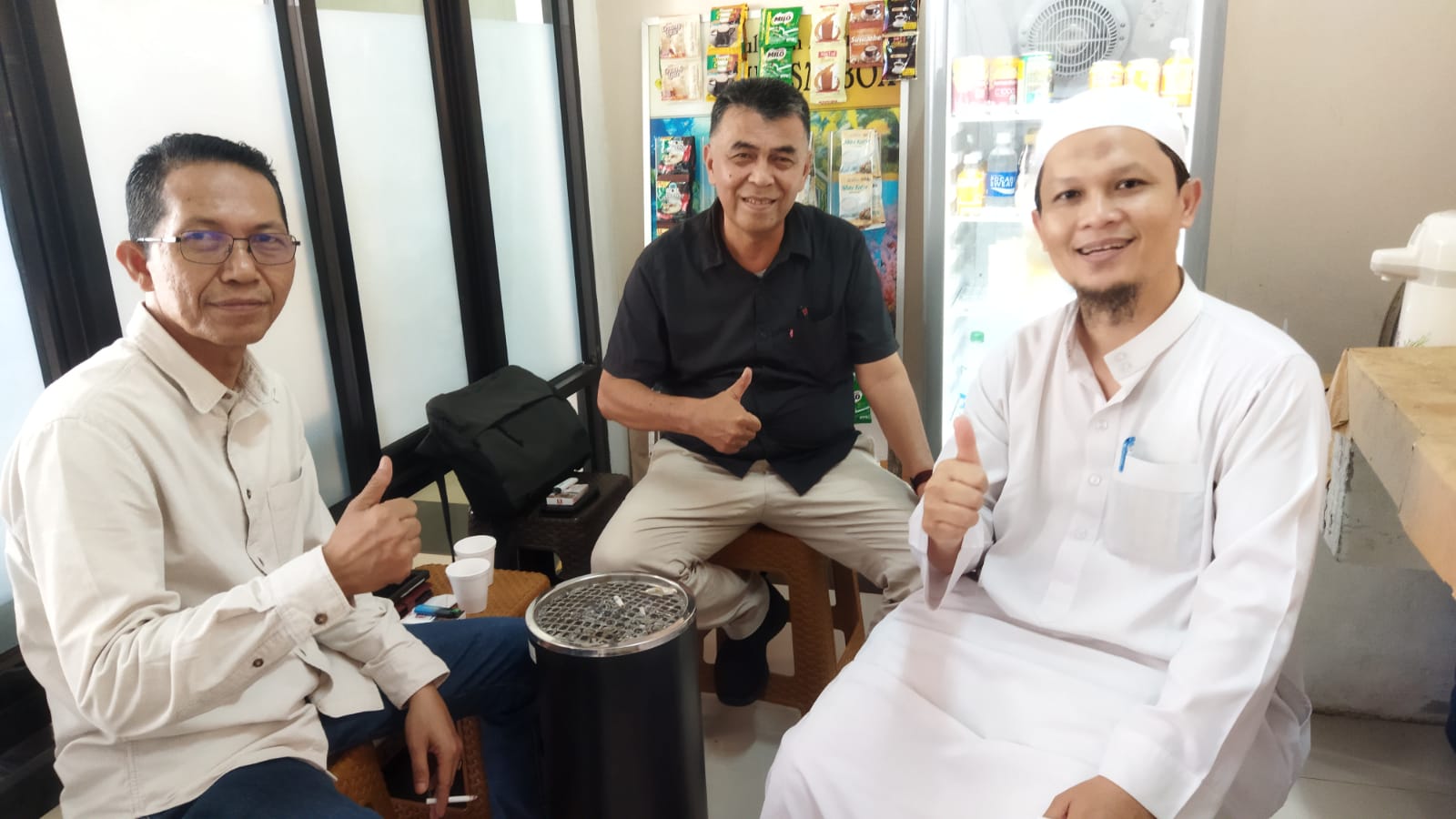 Suryadi bersama Bupati Natuna Wan Siswandi (tengah) dan Wakil Walikota Batam, Amsakar Ahmad (kiri)